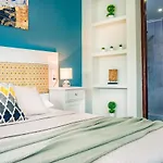 Villa Sophie - Sunny Retreat!