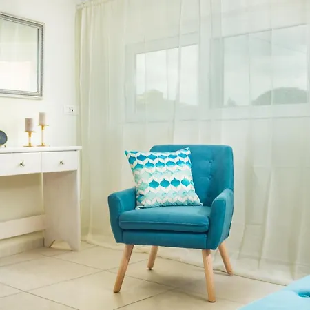 Sophie - Sunny Retreat! 빌라 *