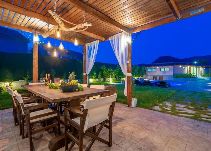فيلة Sophie - Sunny Retreat!