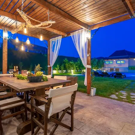 Vila Sophie - Sunny Retreat!