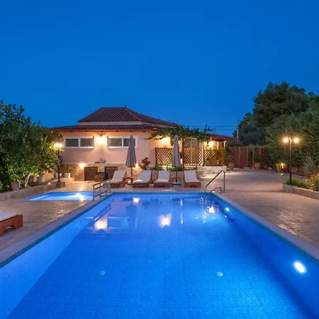 Vila Sophie - Sunny Retreat!