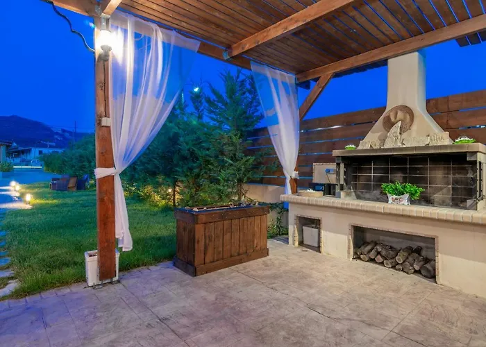 Villa Sophie - Sunny Retreat!